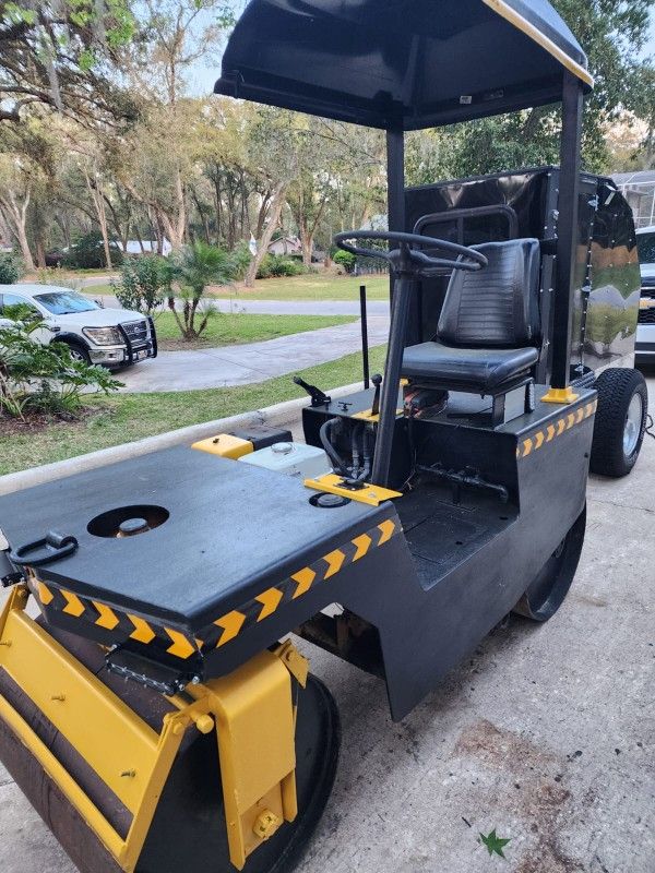 Eager Beaver Asphalt Roller 