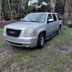 2011 GMC Yukon XL (IT RUNS, COLD AC) 