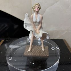 Hallmark Keepsake Marlyn Monroe 1998 Christmas Ornament 