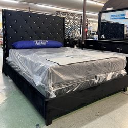 🔥Hot Deal🔥Brand New Cal King/ King Crystal High Headboard Bed Frame $599, Finance Available, Delivery Available 