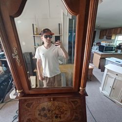 Mirror dresser