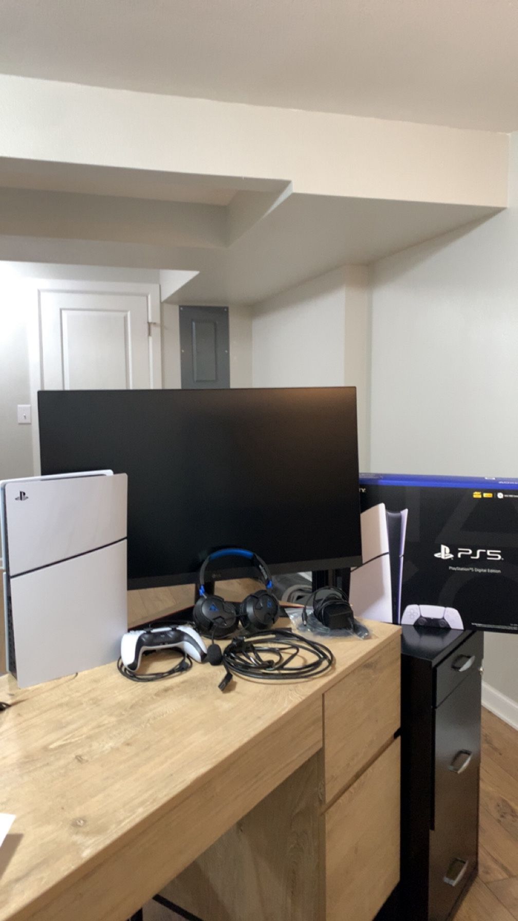 Complete PS5 Gaming Setup – UltraGear Monitor + Headset – Mint Condition