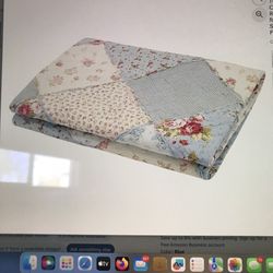 Twin Size Chic Cover