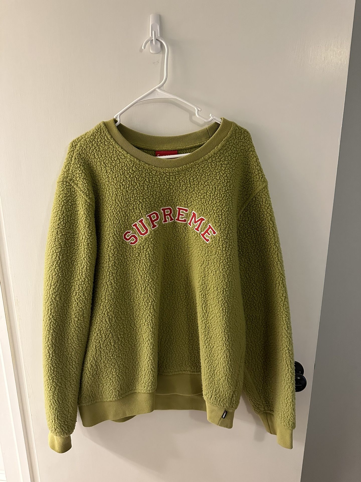 Supreme Deep Pile Crewneck for Sale in Winston-salem, NC - OfferUp 