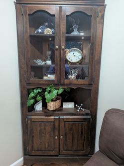 Corner cabinet/shelving/hutch/storage