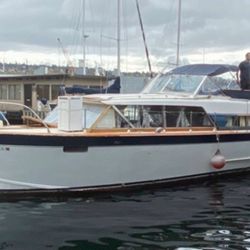 Classic 1962 Chris-Craft Cavalier 36