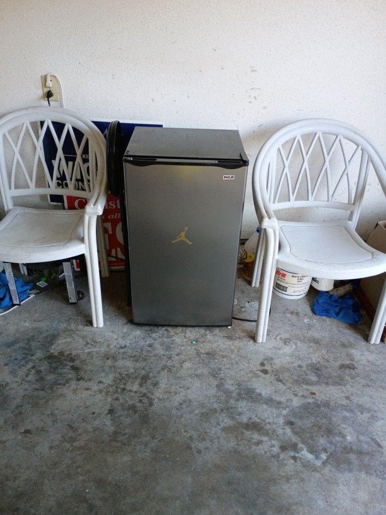 Small Refrigerator