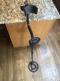 Discovery2200 Metal Detector