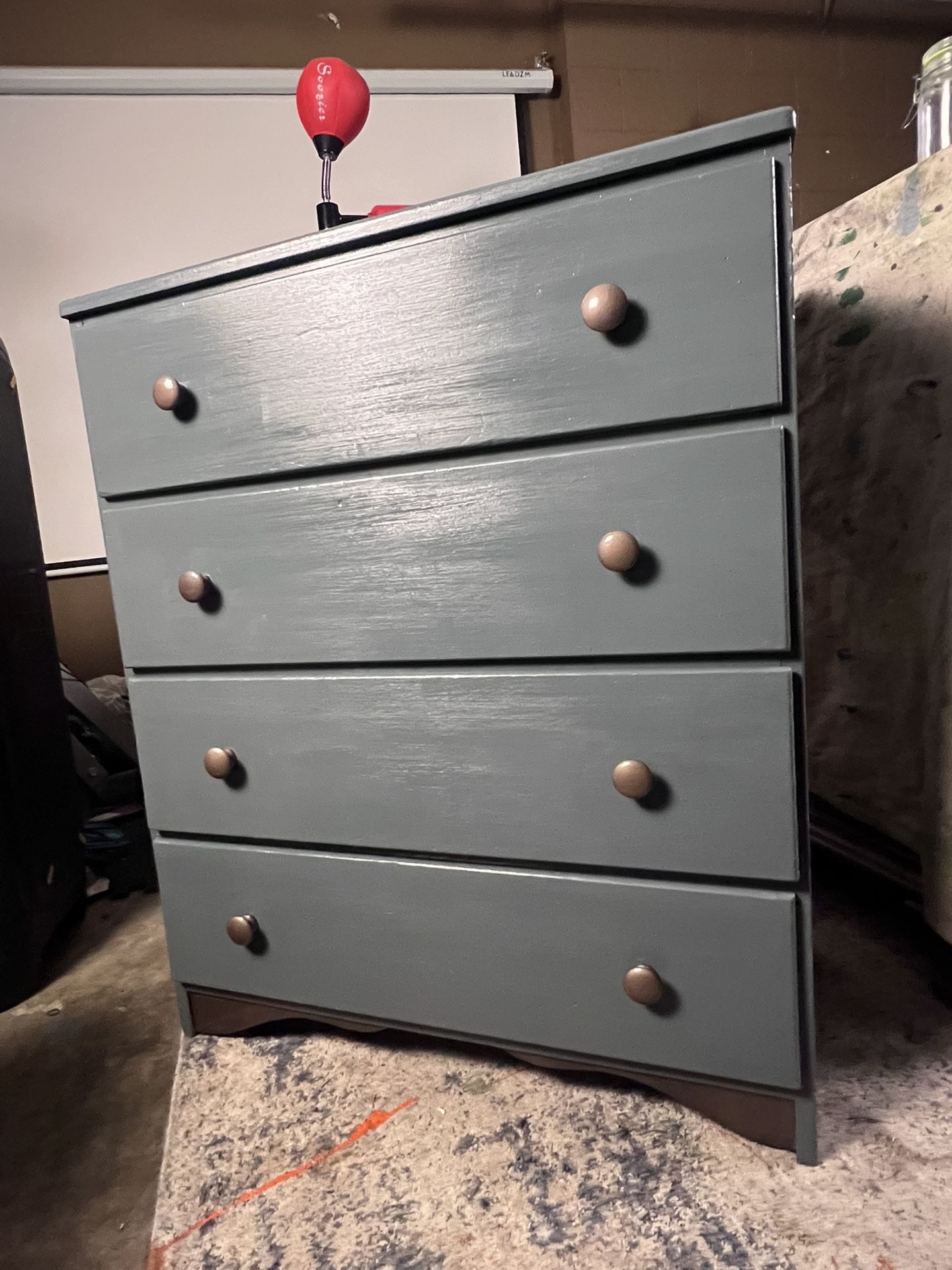Beautifuls Wooden 4 Drawer Dresser