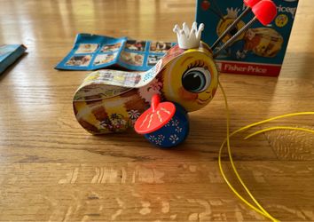 Vintage 1977 Fisher Price Queen Busy Bee