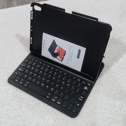 iPad Pro keyboard case

11 Inch 