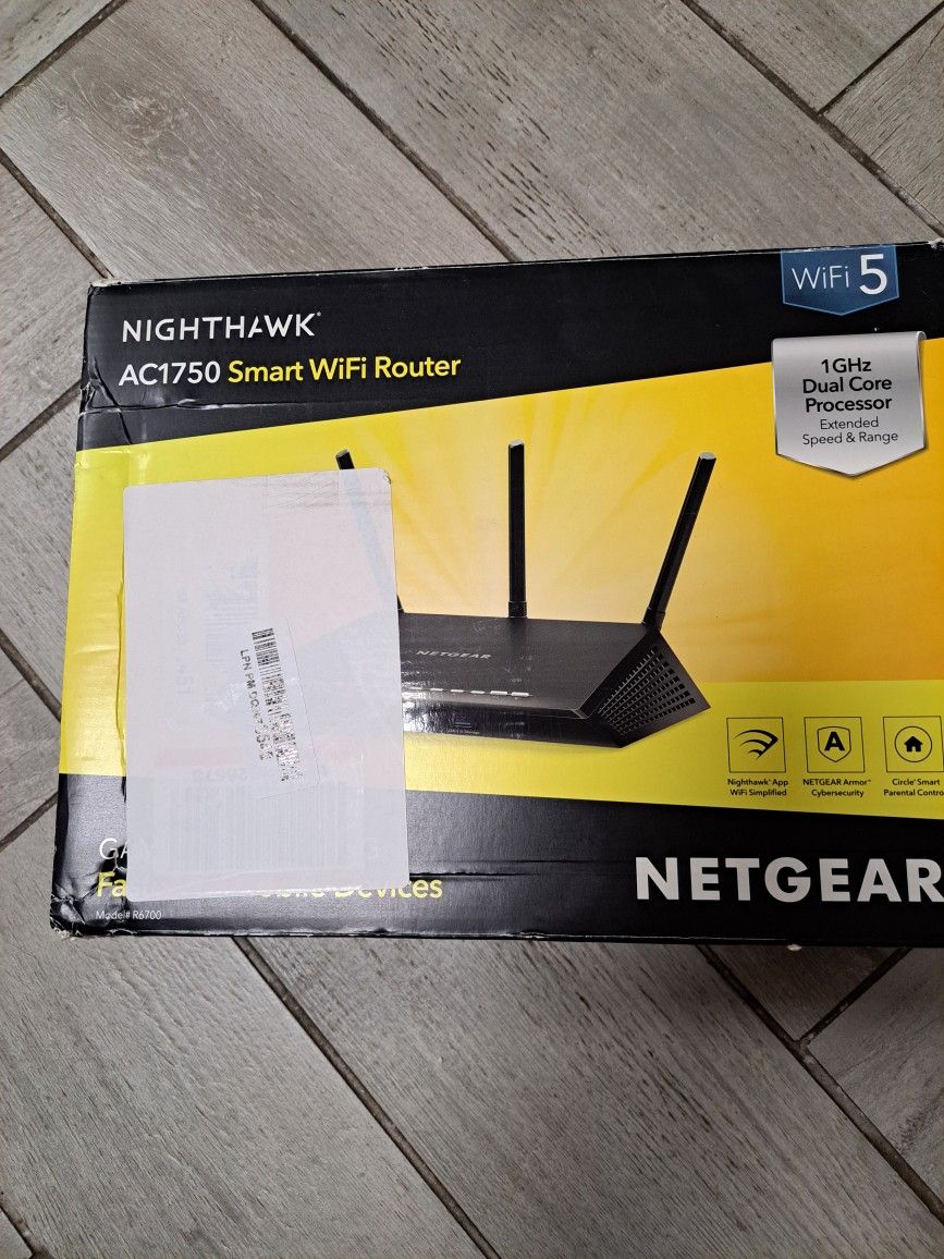Netgear Nighthawk Smart WiFi Router R6700 AC1750 Wireless Speed Up To