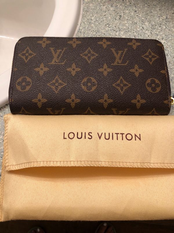 Louis Vuitton nueva for Sale in Las Vegas, NV - OfferUp