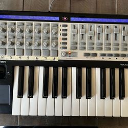 Novation ReMote 25SL MIDI Controller