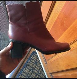 $35, Women’s Boots Size 8/8.5