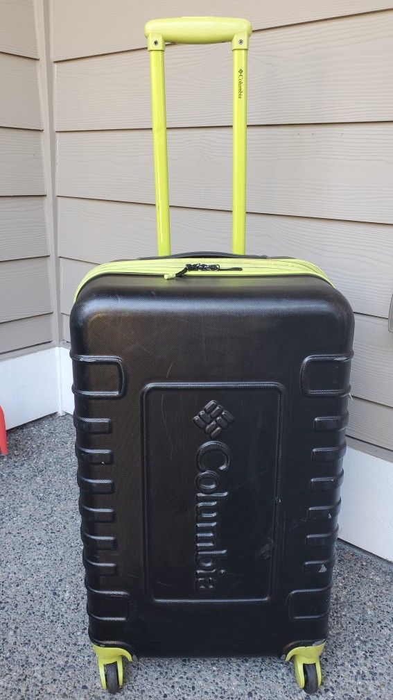 Columbia 30" Hardside Spinner Luggage