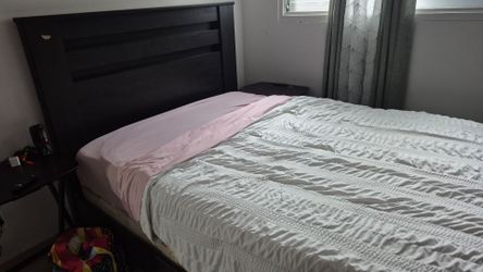 Queen size Bed