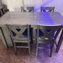 Kitchen Table & 4 Chairs