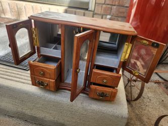 Small jewelry box