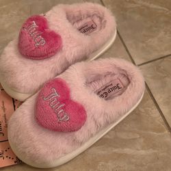 Girl's Juicy Couture Fuzzy Slippers Size 13-1
