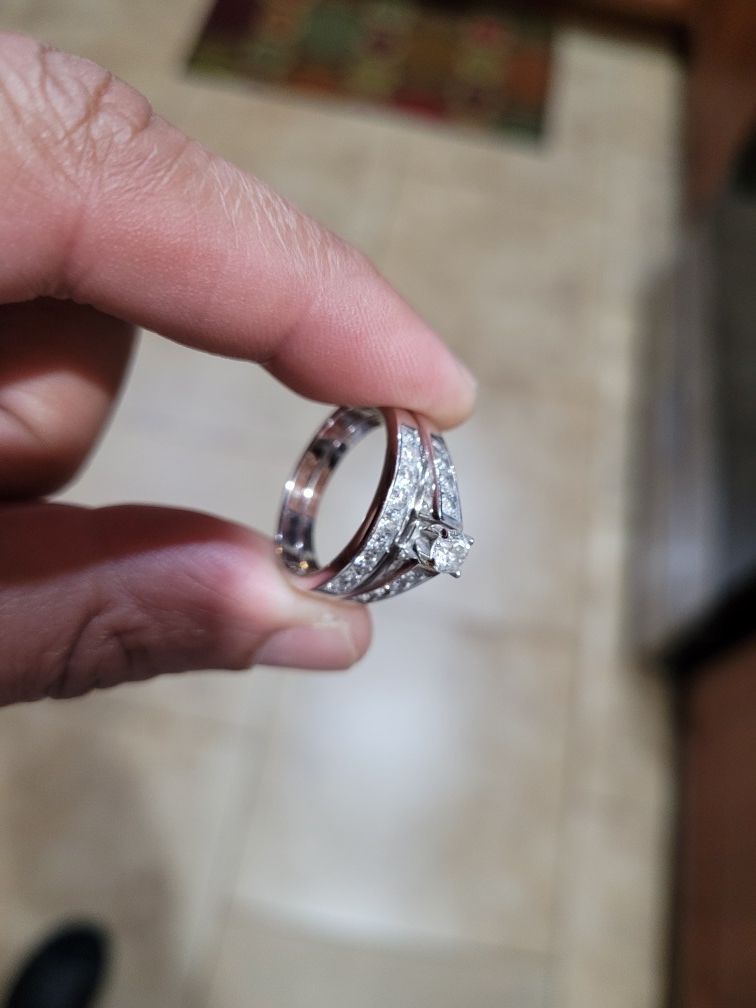 White gold wedding ring