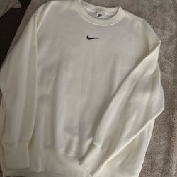Womens Nike Crew Neck Sweatshirt White
