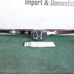 dark 2020 - 2021 - 2022 HONDA CRV CR-V REAR LIFTGATE TRIM CHROME MOLDING OEM AX65255