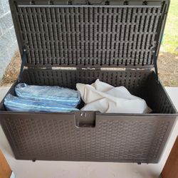150 Gallon Deck Box Outdoor Backyard Storage Lockable And Waterproof