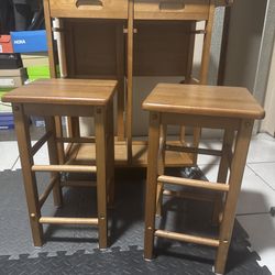 Foldable table for small apartment