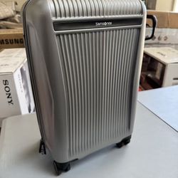 Samsonite Carry On Luggage