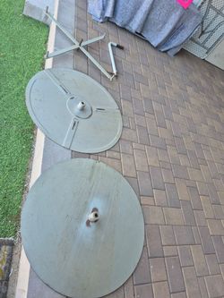 Round metal tools, in good condition
