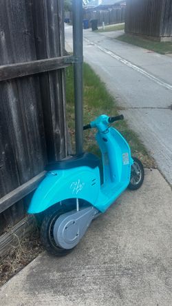 Vespa (No charger has a battery)