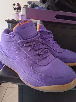 Nike book size 10