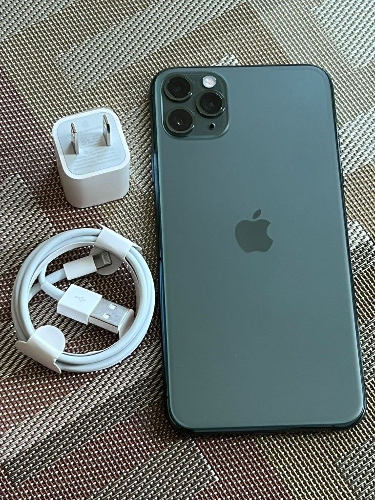 iPhone 11 Pro Max  , Factory Unlocked,  Excellent Condition Like New 