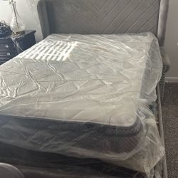 Queen Size Bedframe Mattress & Boxspring 