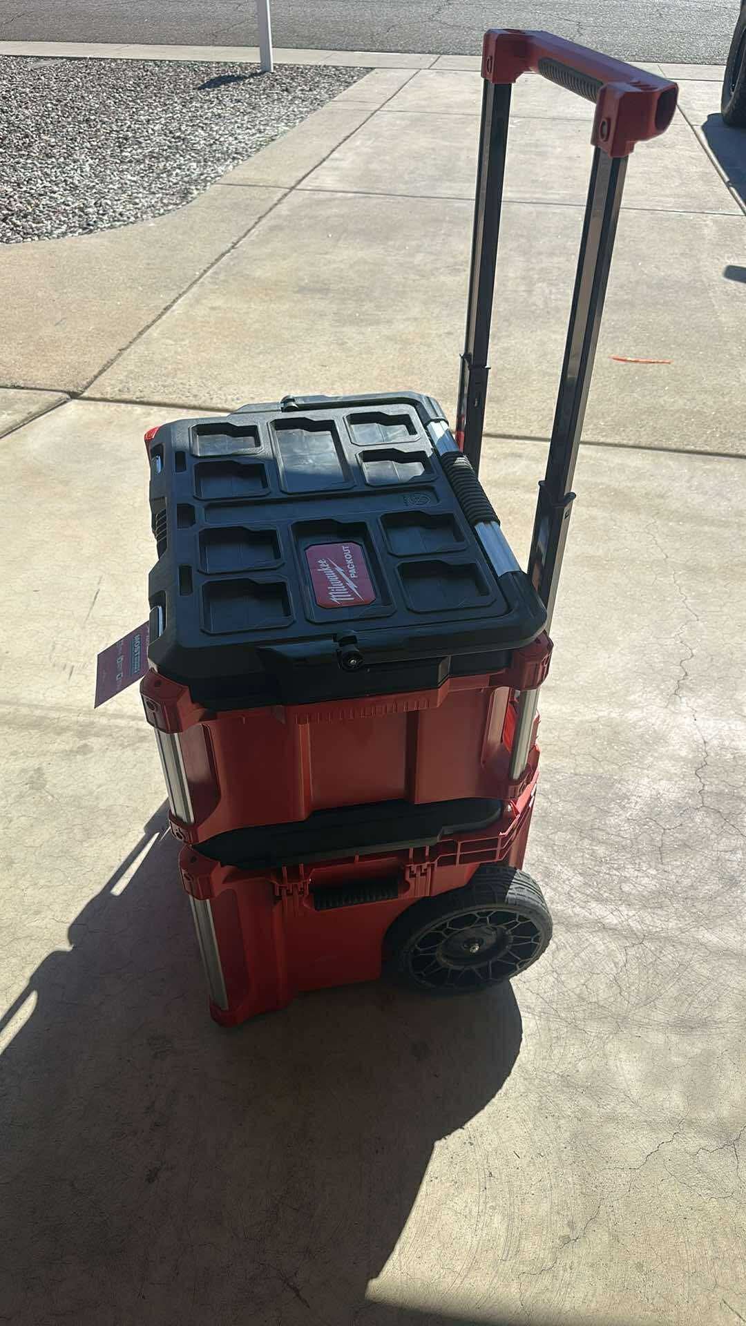Milwaukee PACKOUT 22 in. Rolling Modular Tool Box