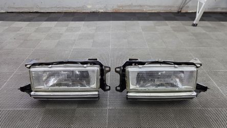 Toyota Cressida MX73 85 To 88 OEM Headlight Assembiles 