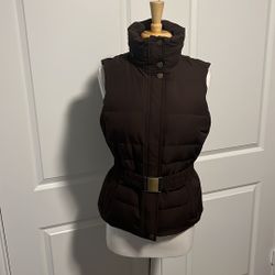 Women’s Lands’ End Puffer Vest With Removable Belt And Hood.