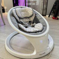 Munchkin Bluetooth Enabled Baby Swing, White