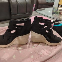 Black Platform/Wedge Sandals 