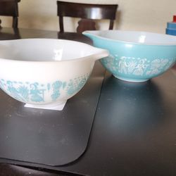 2 Piece Vintage Cinderella Pyrex Set
