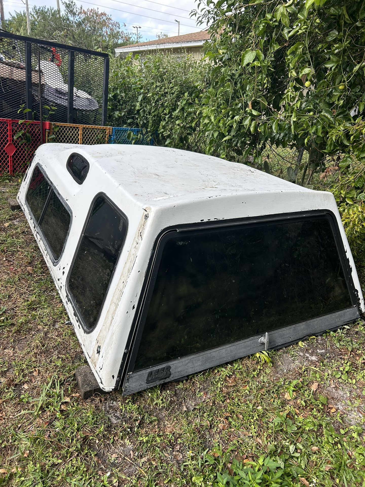 Camper for truck 8 feet It's for Chevrolet for Ford for RAM in good condition