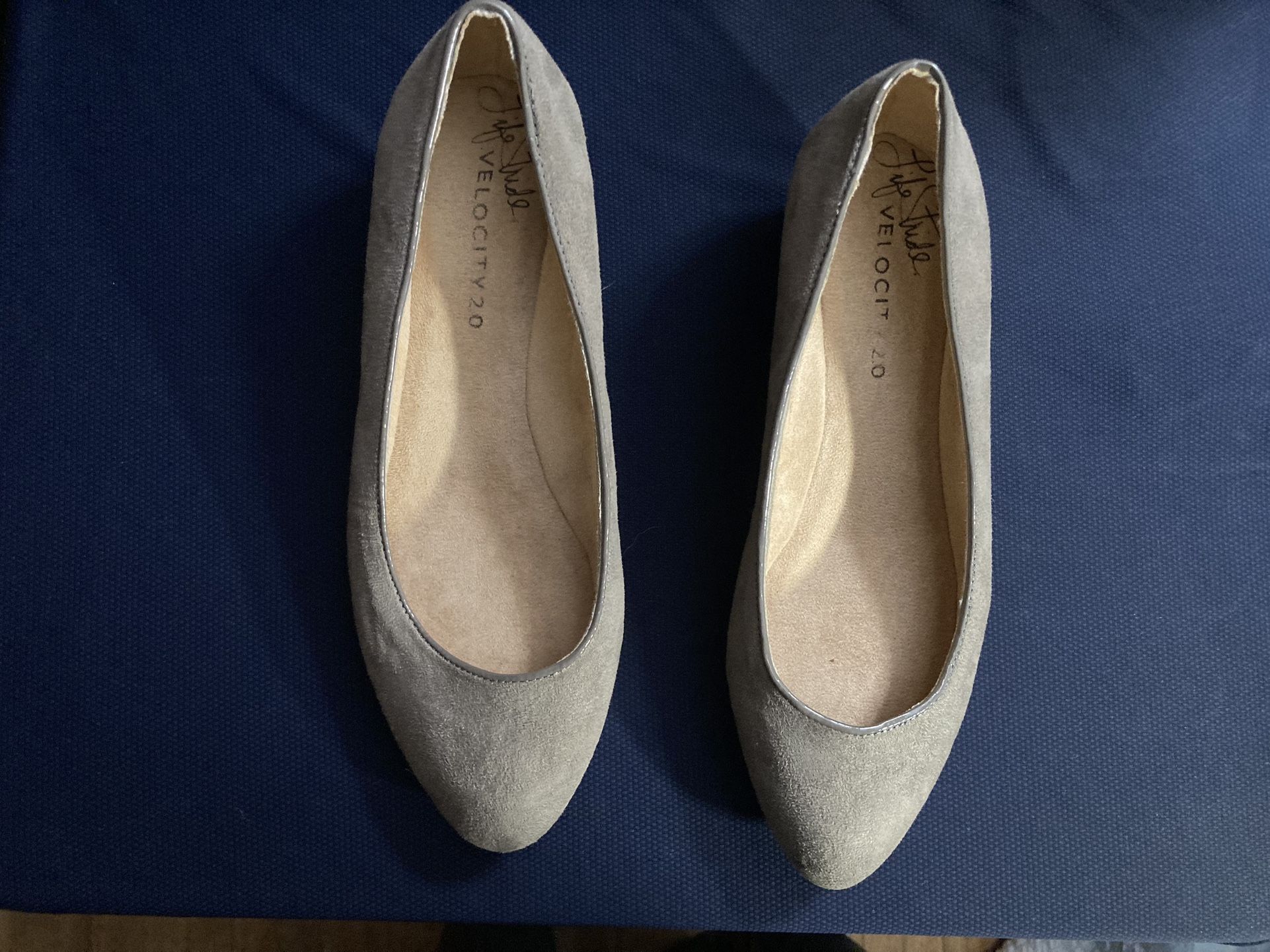 Woman Shoes Size 7.5