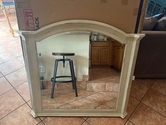 Dresser mirror