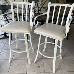 2 Bar Stools