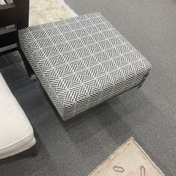 Medium Ottoman 