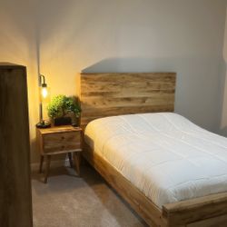 Bedroom Set - Full Size - Like New