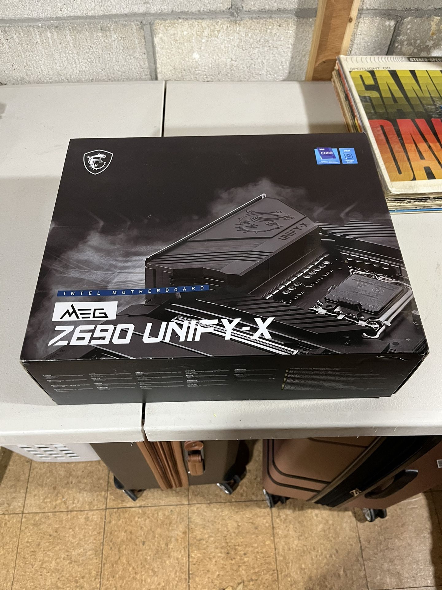 MSI Meg Z690 Unify-X LGA1700 Motherboard