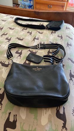 Kate añade shoulder purse