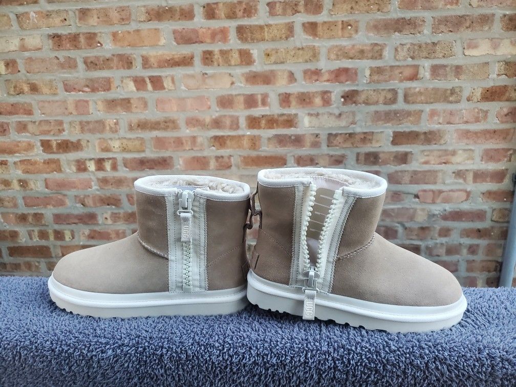 UGG Classic Mini Zip Bootes US Size 8 Chestnut